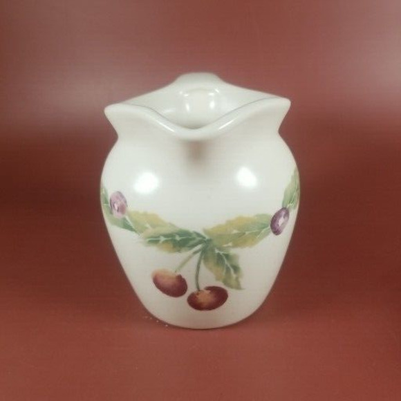 Pfaltzgraff Jamberry Coffee Cups and Saucer Plate Set of 4 with Creamer 9 Pc Lot - Picture 9 of 16